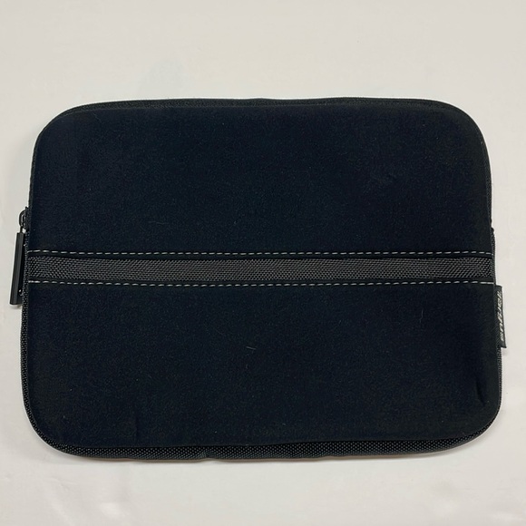 Targus IPad/Tablet Sleeve - Picture 1 of 5